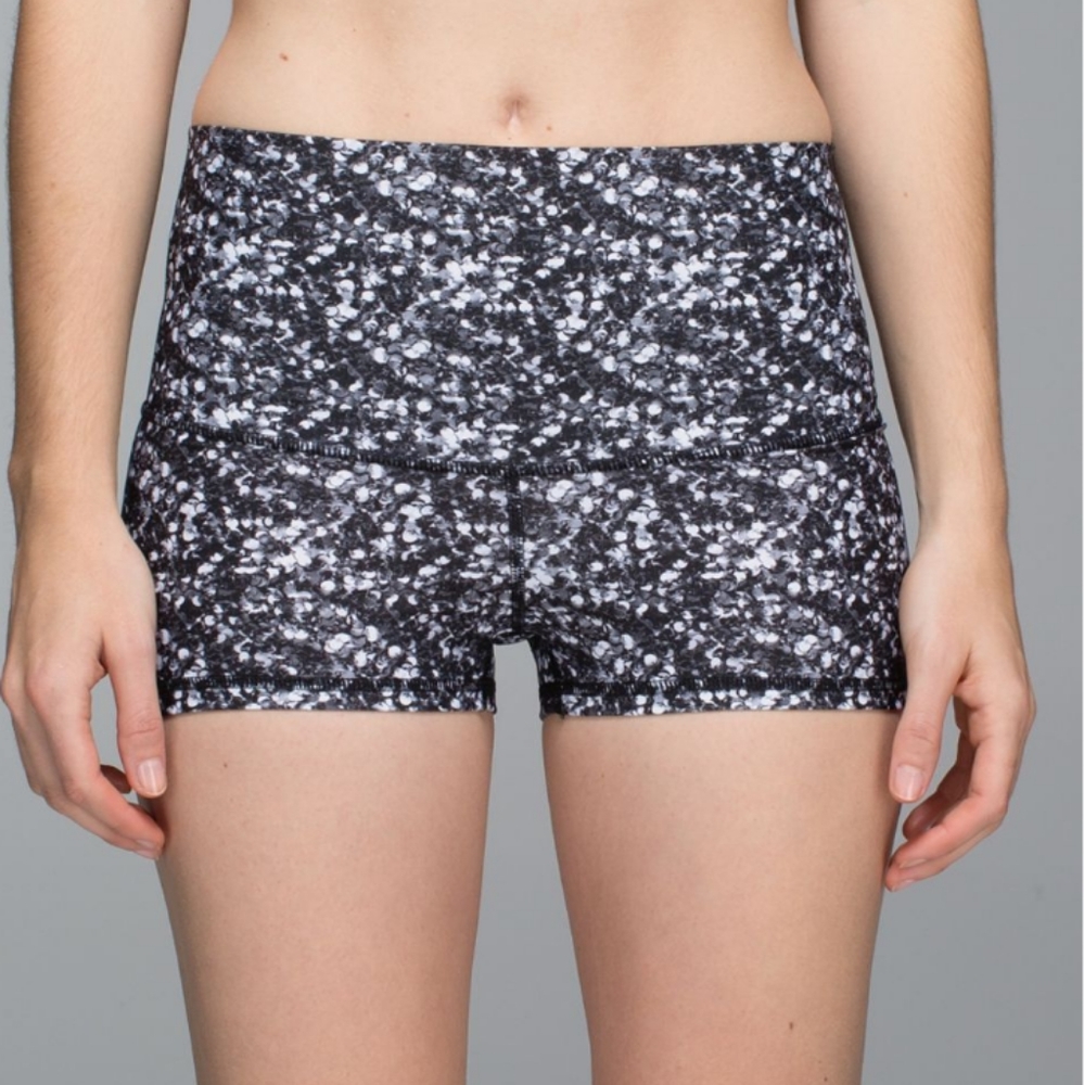 NWOT Lululemon Shine Short (Roll Down)
